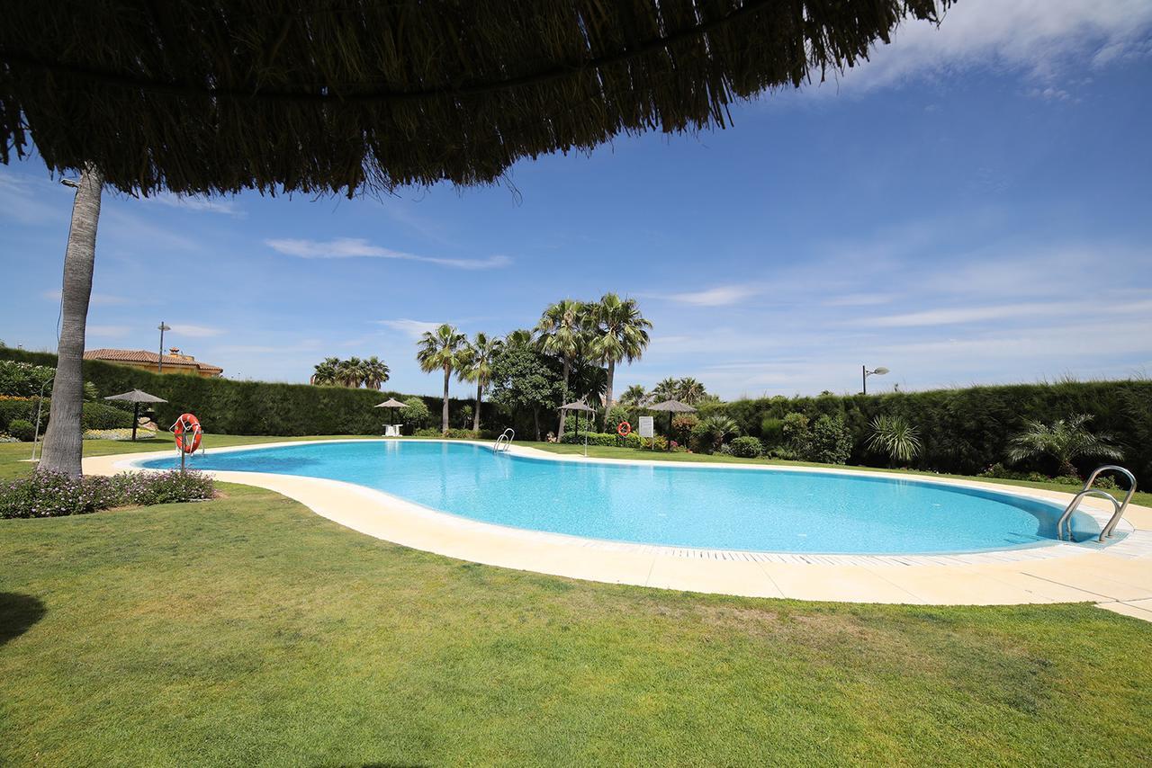 Jardines De Nueva Galera Cozy Penthouse Apartment Estepona Exterior photo